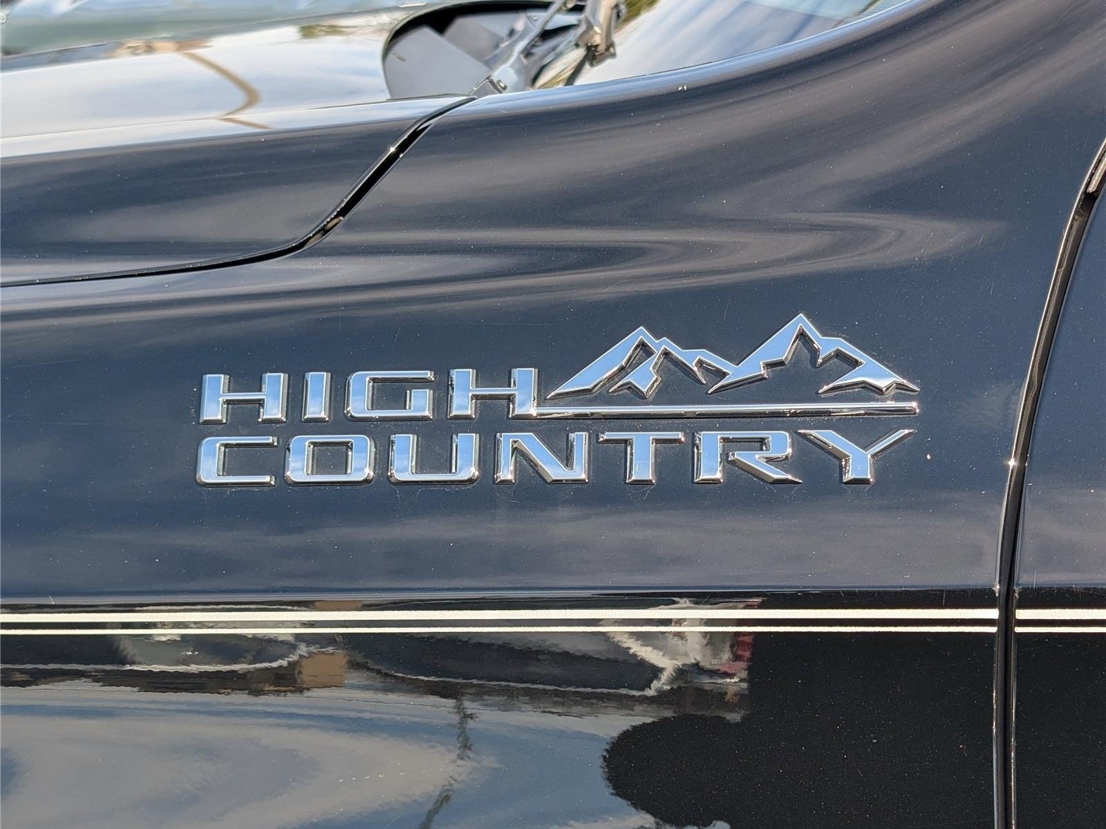 Used 2023 Chevrolet Suburban High Country w/ Advanced Technology Package AWD/4WD image 10