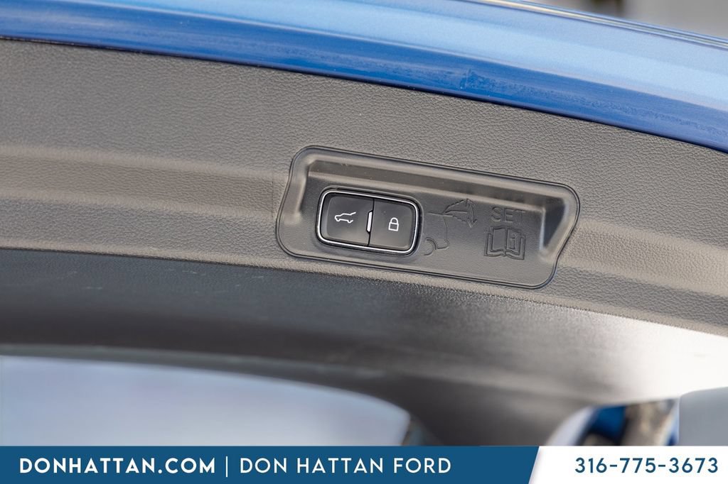 Used 2021 Ford Explorer XLT w/ Equipment Group 202A AWD/4WD image 27