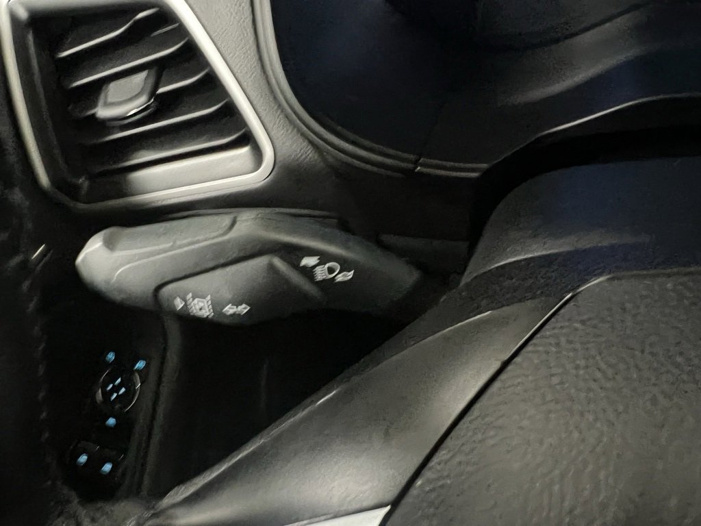 Used 2024 Ford Edge SEL image 32