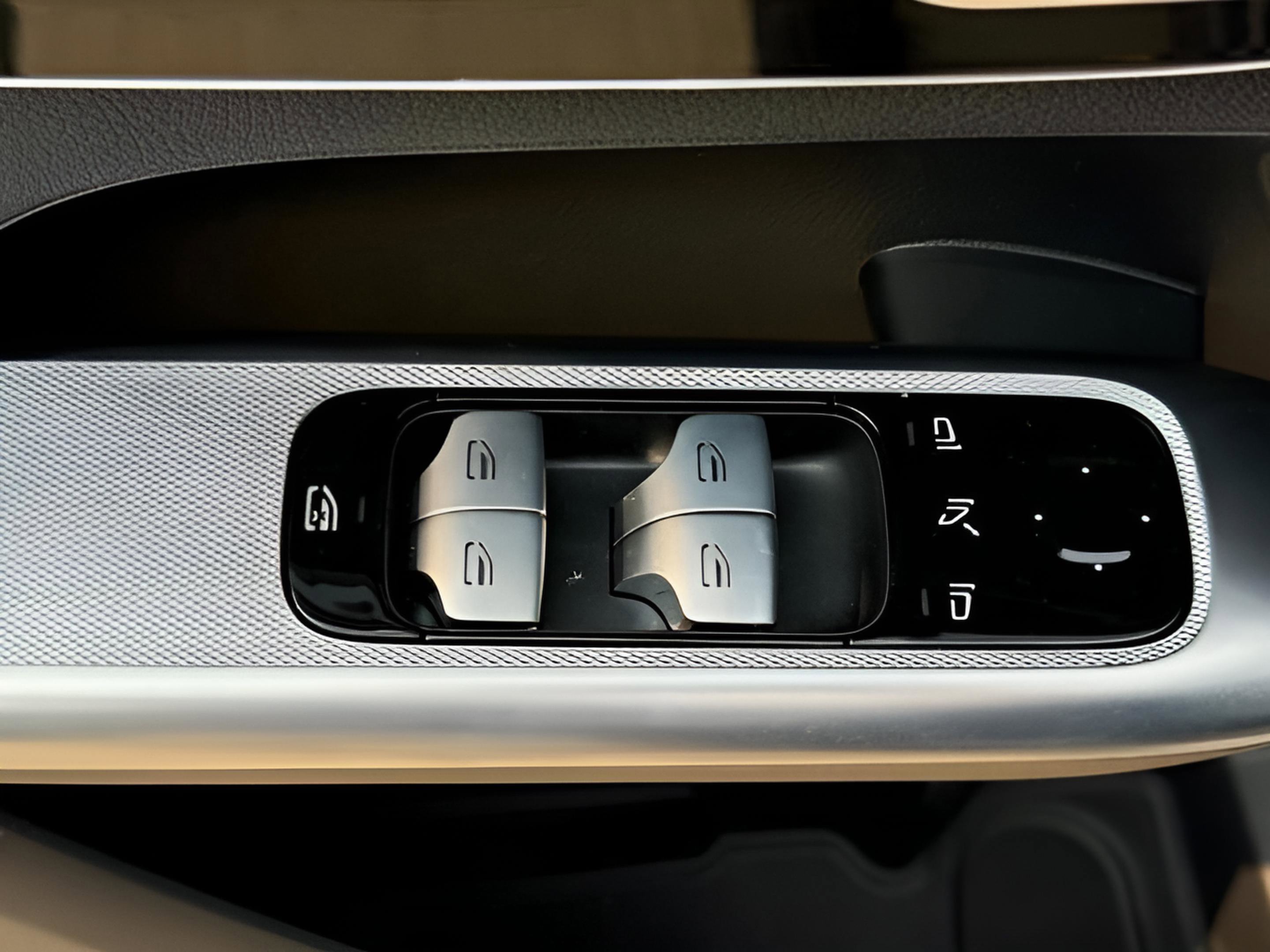 Certified 2025 Mercedes-Benz GLC 350e 4MATIC image 26