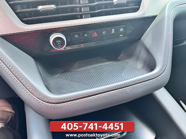 Used 2025 Ford Explorer Active w/ Active Comfort Package AWD/4WD image 11