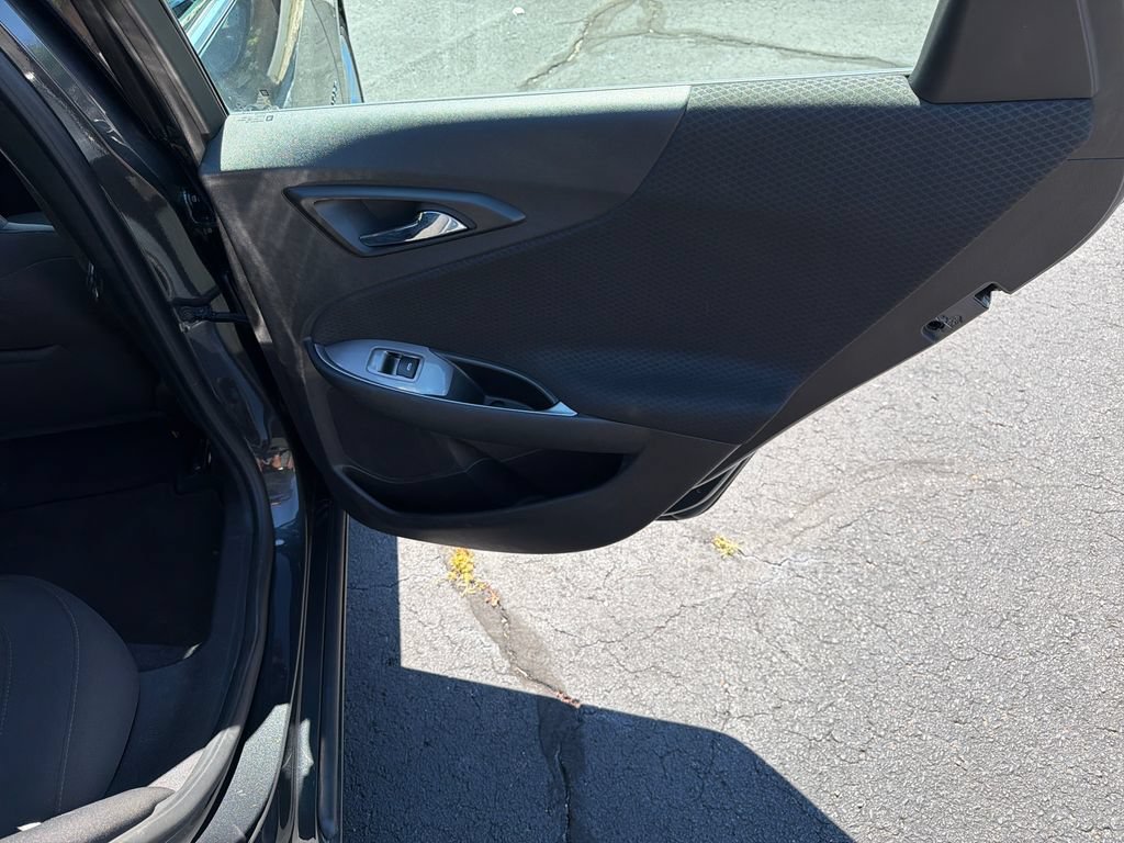 Used 2018 Chevrolet Malibu LT FWD image 35
