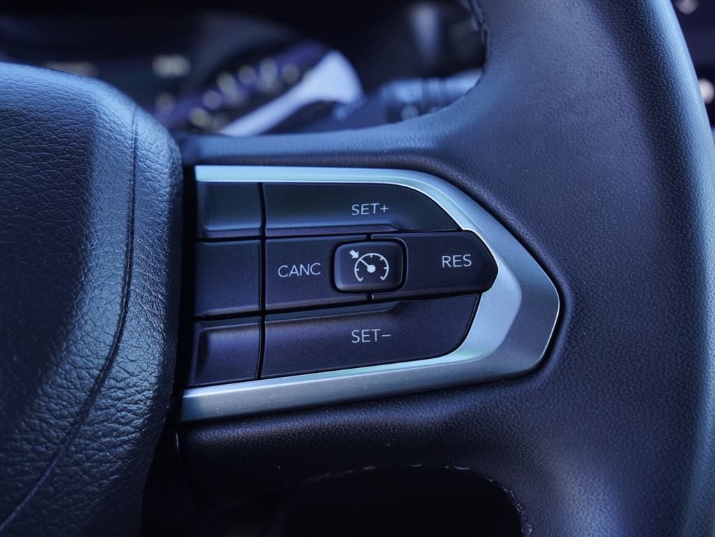 Certified 2024 Jeep Compass Latitude AWD/4WD image 16