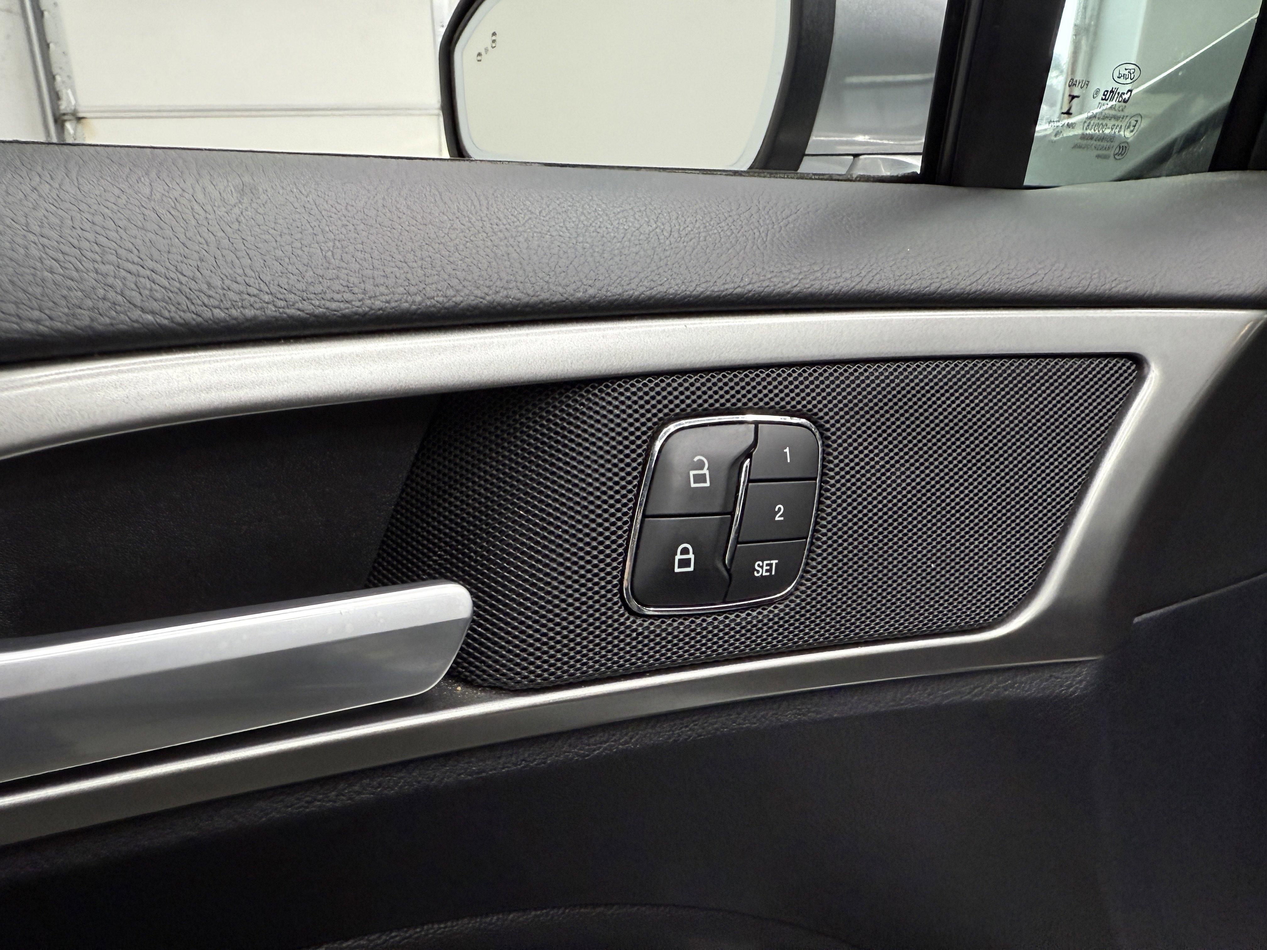 Used 2020 Ford Fusion SEL image 11