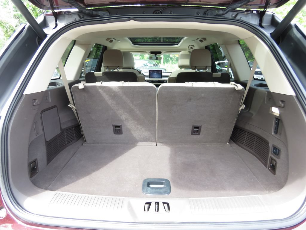 Used 2023 Lincoln Aviator AWD w/ Premium Package image 18