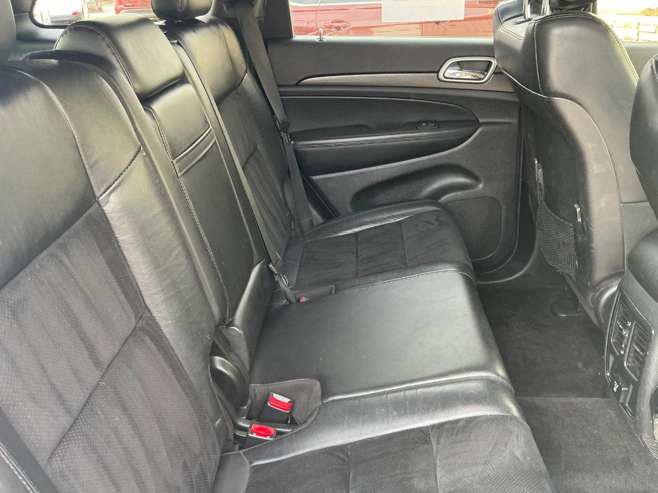 Used 2018 Jeep Grand Cherokee Altitude image 11