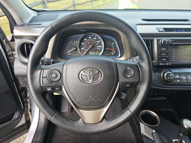 Used 2015 Toyota RAV4 Limited w/ Technology Package AWD/4WD image 8