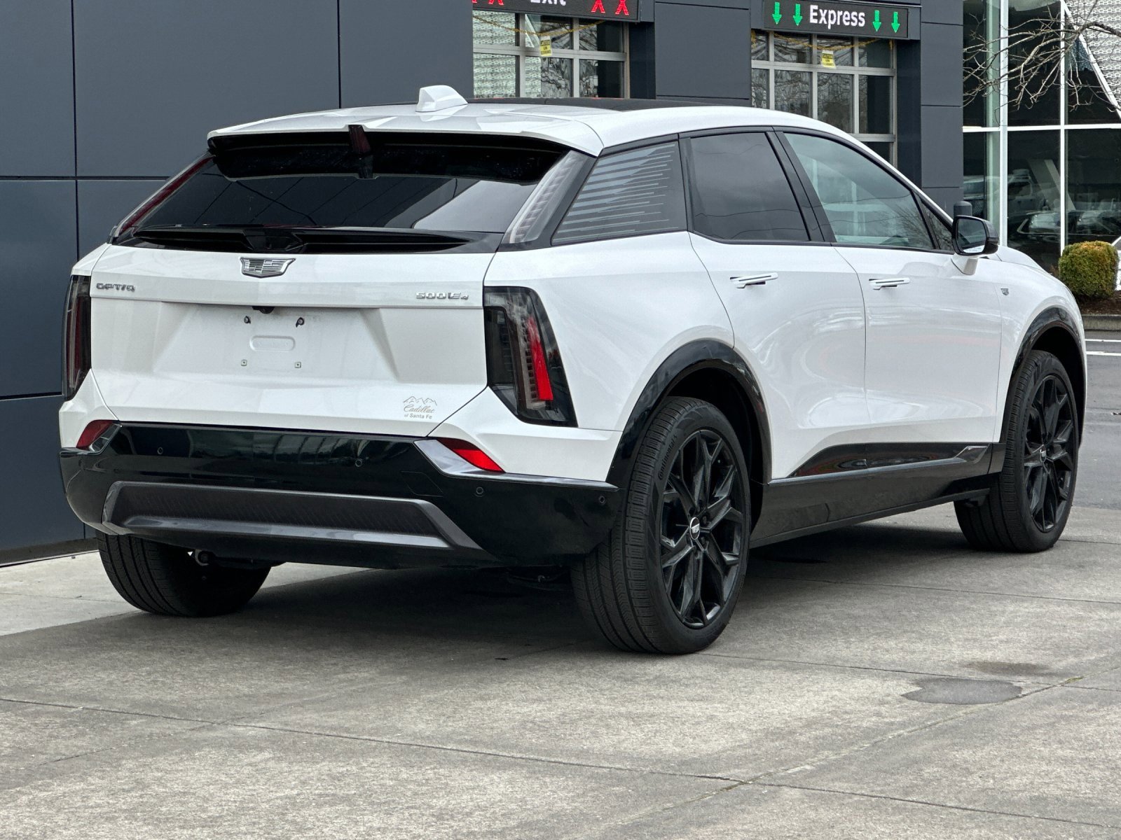 Used 2025 Cadillac Optiq Sport 1 w/ LPO, ONYX Package image 3