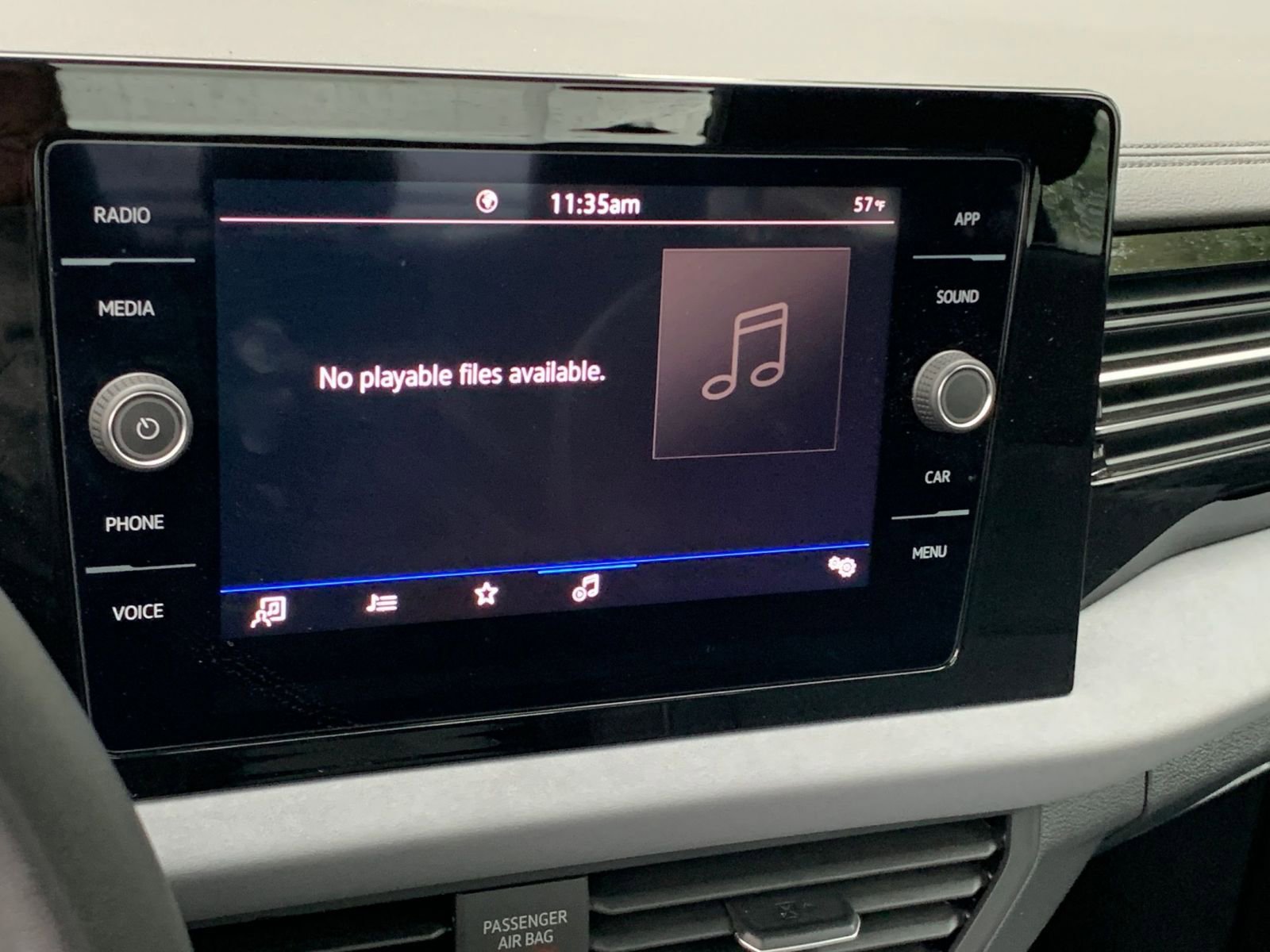 Used 2025 Volkswagen Jetta SE image 21