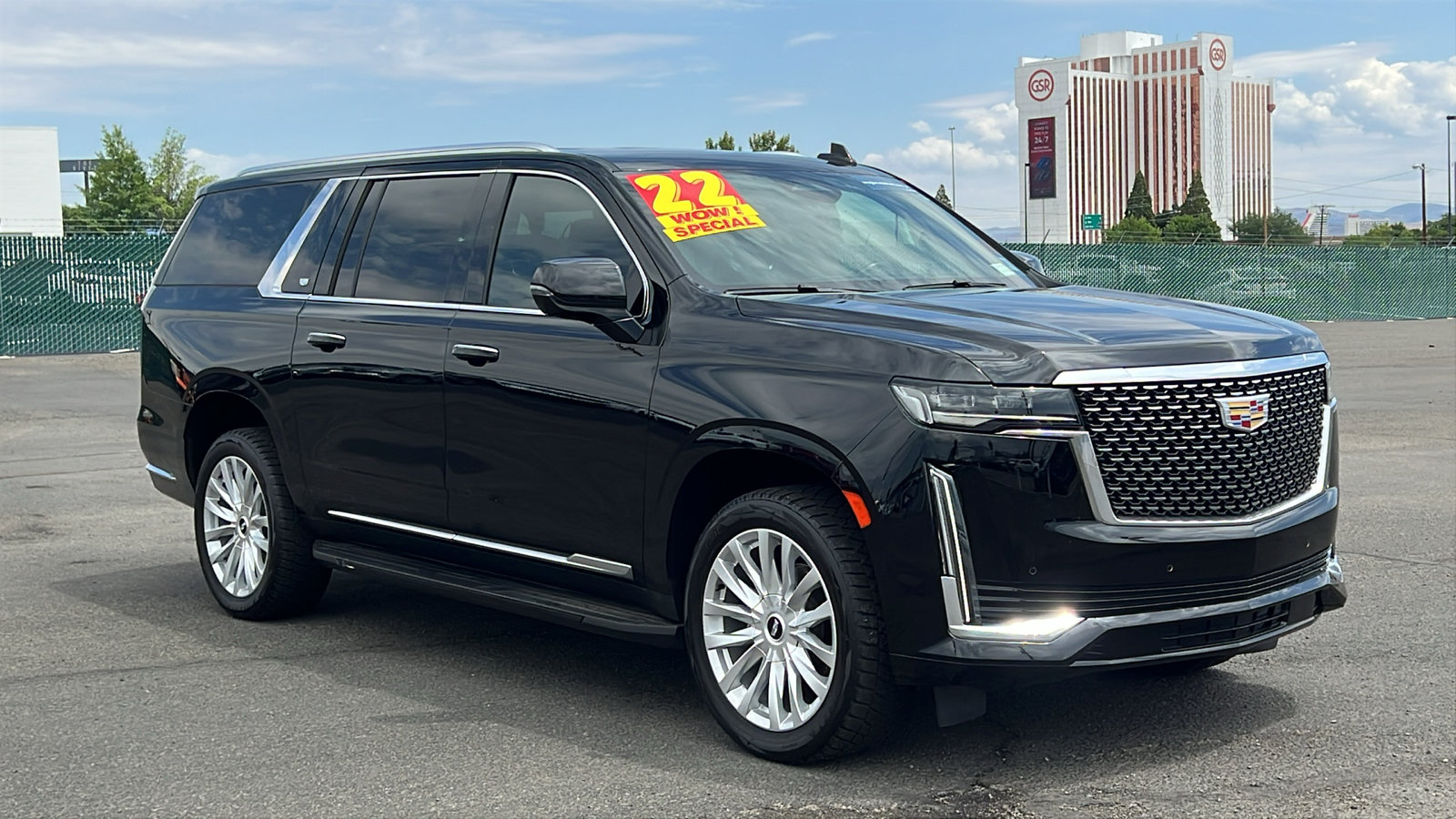Used 2022 Cadillac Escalade ESV Luxury AWD/4WD image 3