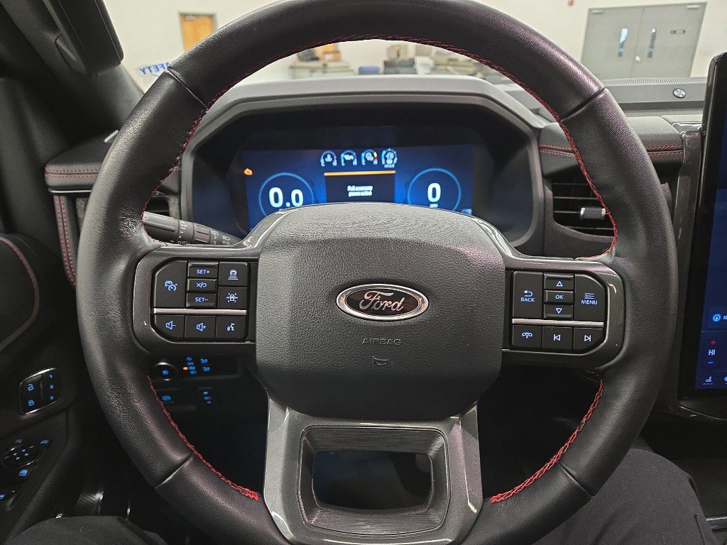 Used 2024 Ford Expedition Limited image 11