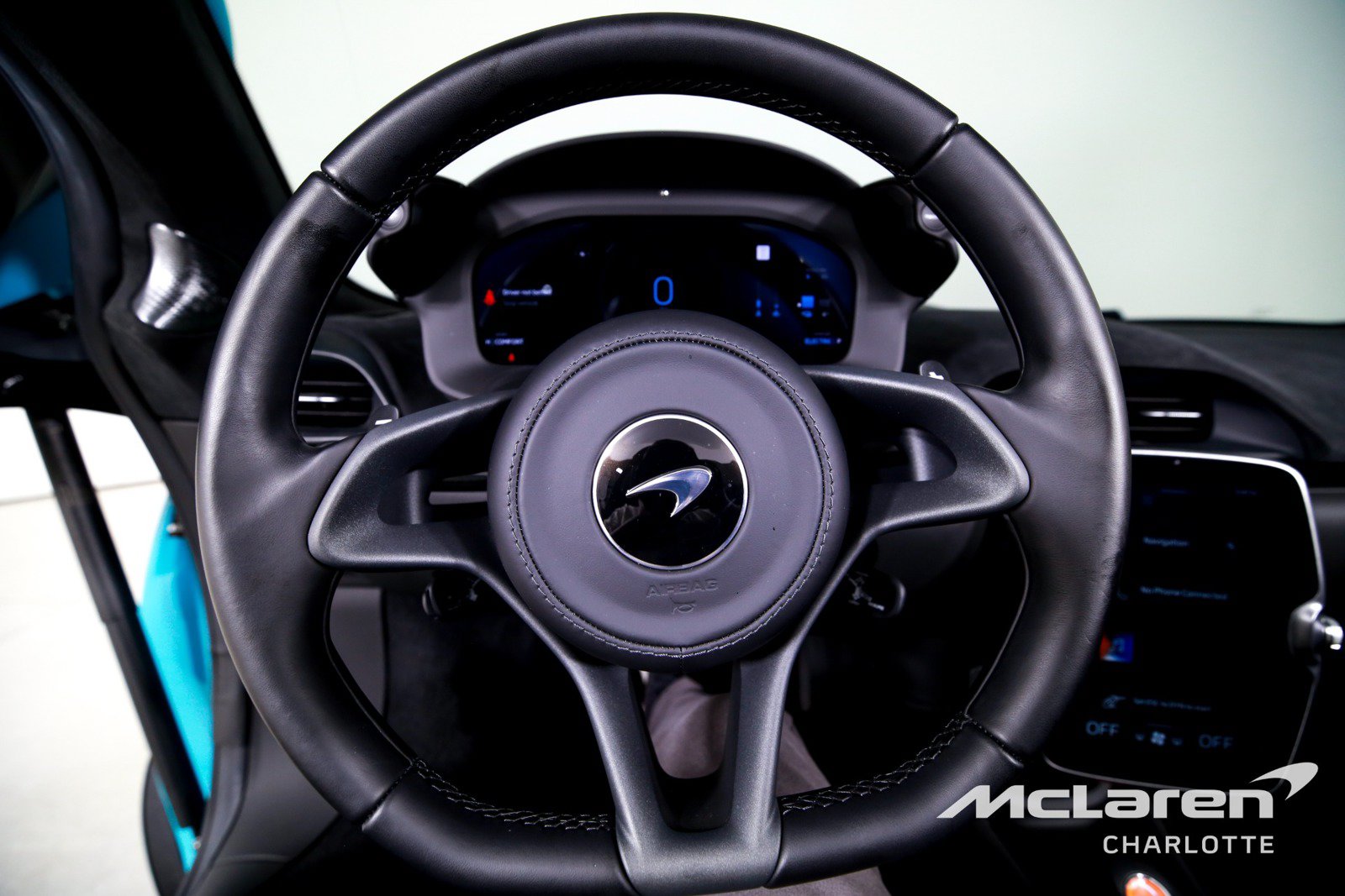 Used 2025 McLaren Artura Spider RWD image 16