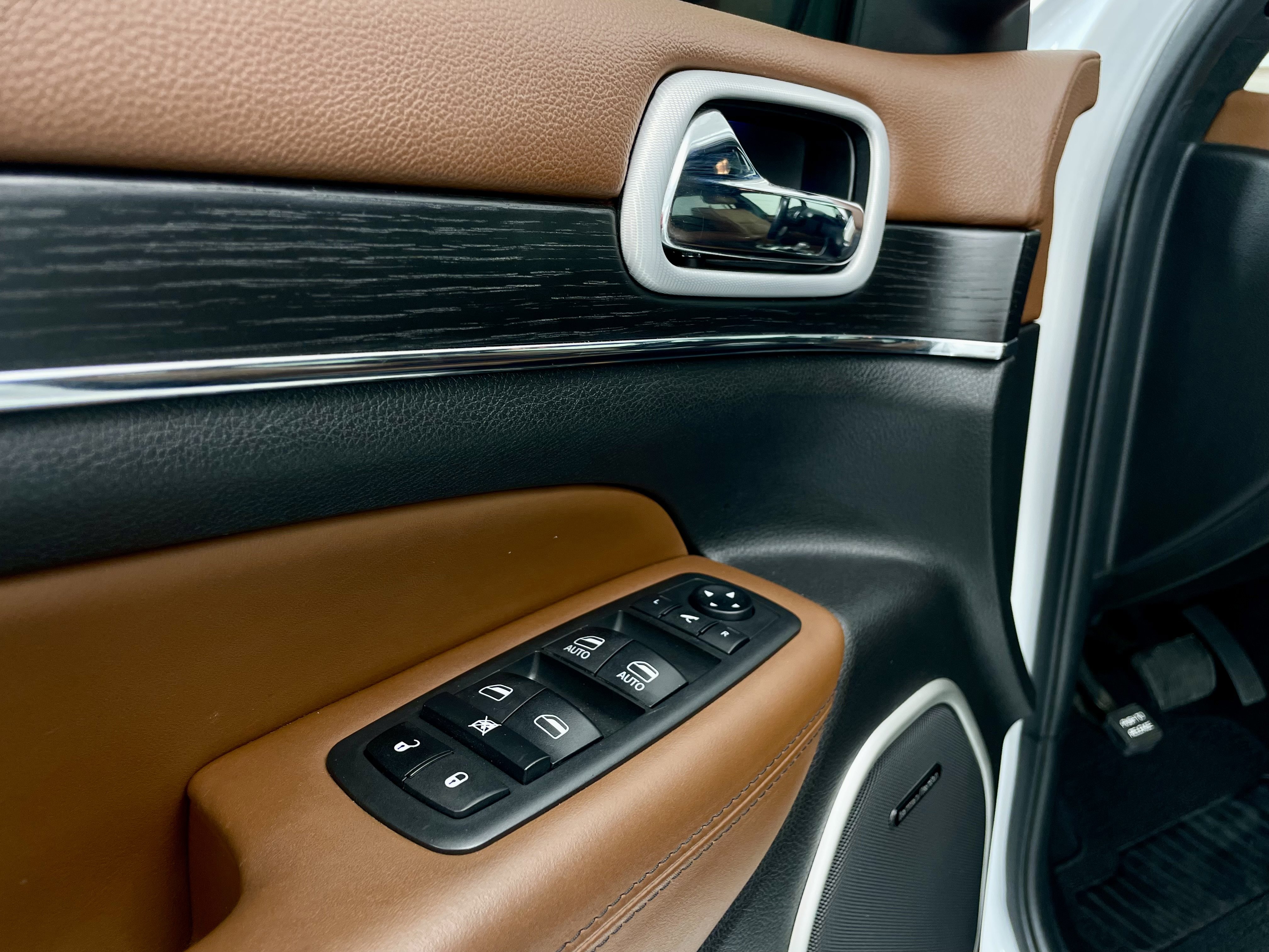 Certified 2021 Jeep Grand Cherokee Summit w/ Platinum Series Group image 16