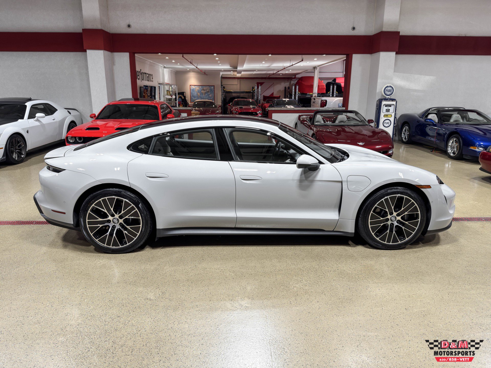 Used 2021 Porsche Taycan image 6