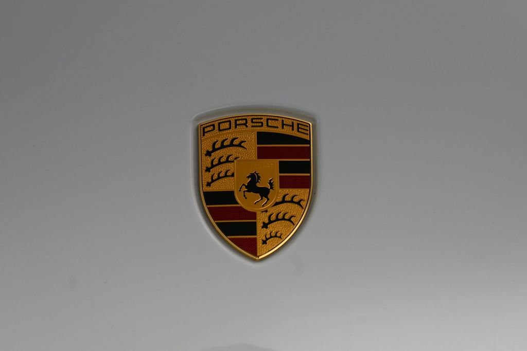 Certified 2023 Porsche Macan S AWD/4WD image 33