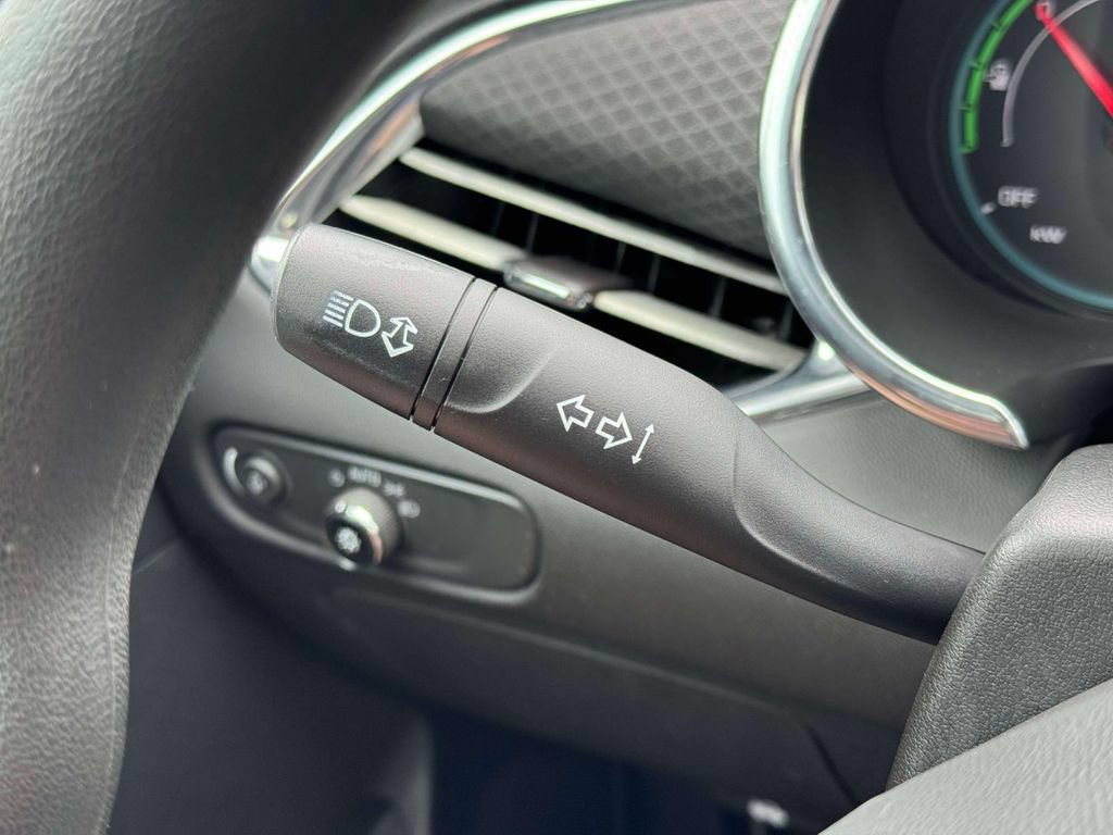 Used 2017 Chevrolet Malibu Hybrid FWD image 24