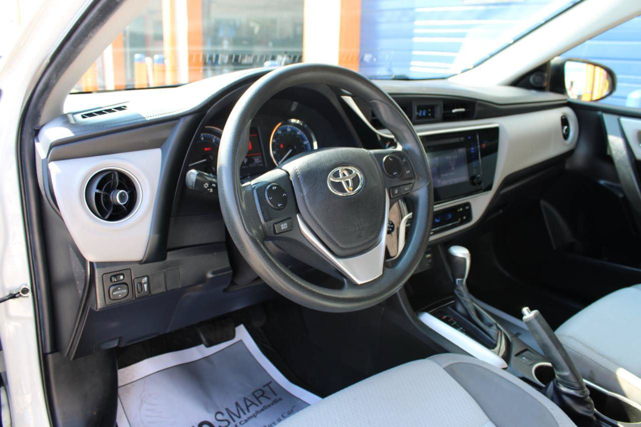 Used 2019 Toyota Corolla LE FWD image 13