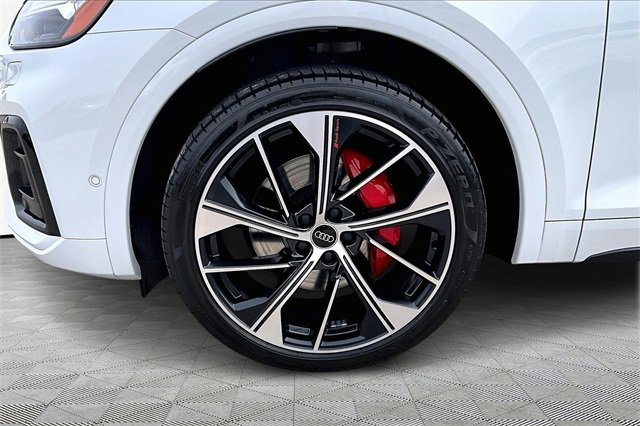 Used 2024 Audi SQ5 Prestige w/ Prestige Package image 8