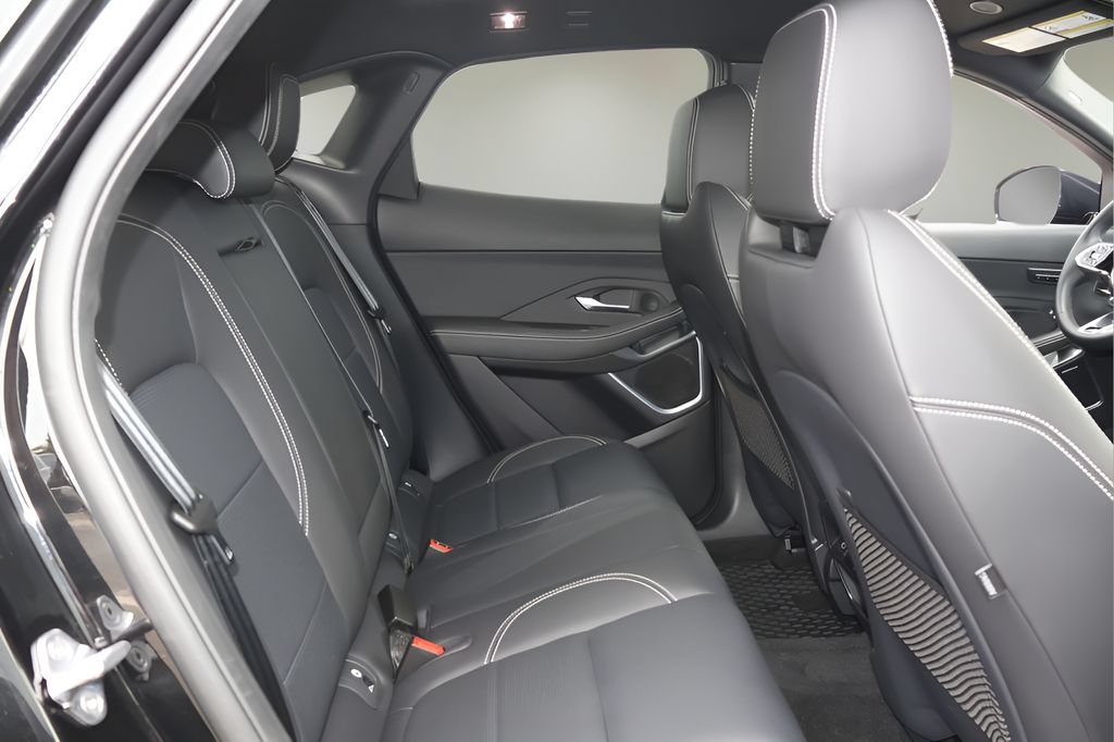 Used 2024 Jaguar E-PACE R-Dynamic SE AWD/4WD image 16