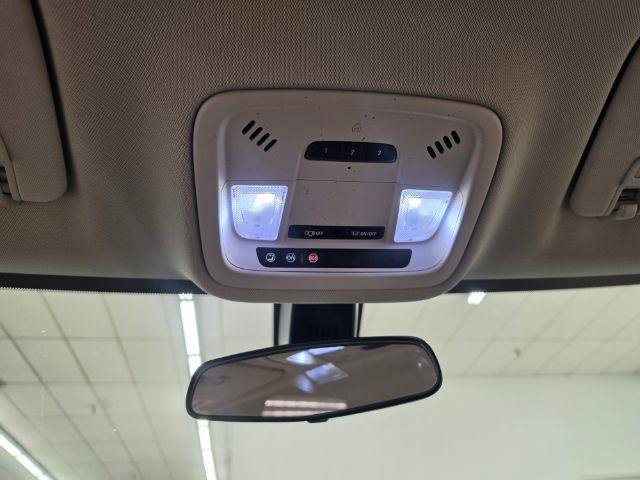 Used 2020 Chevrolet Traverse LT AWD/4WD image 31