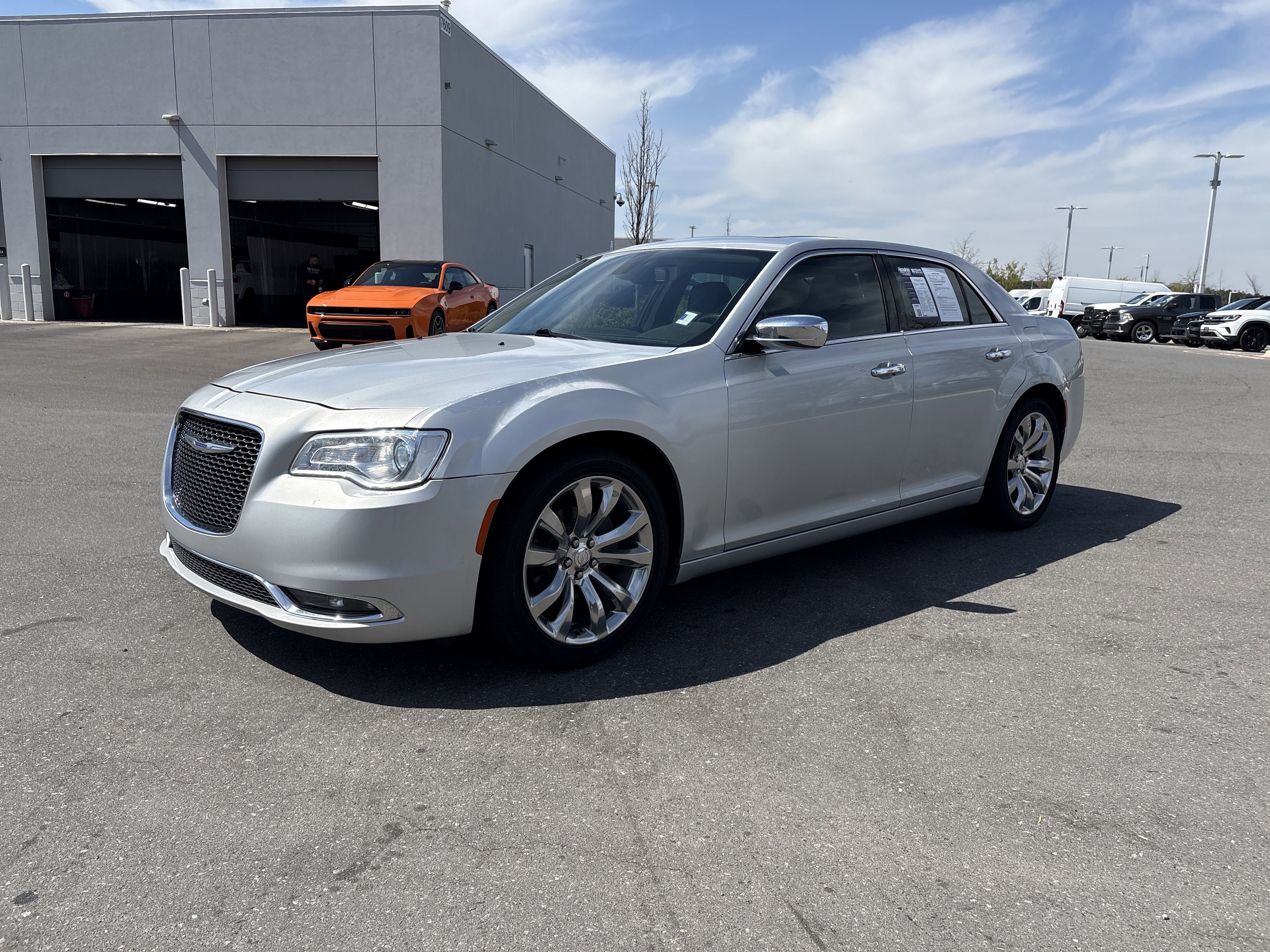 Used 2020 Chrysler 300 Limited image 5