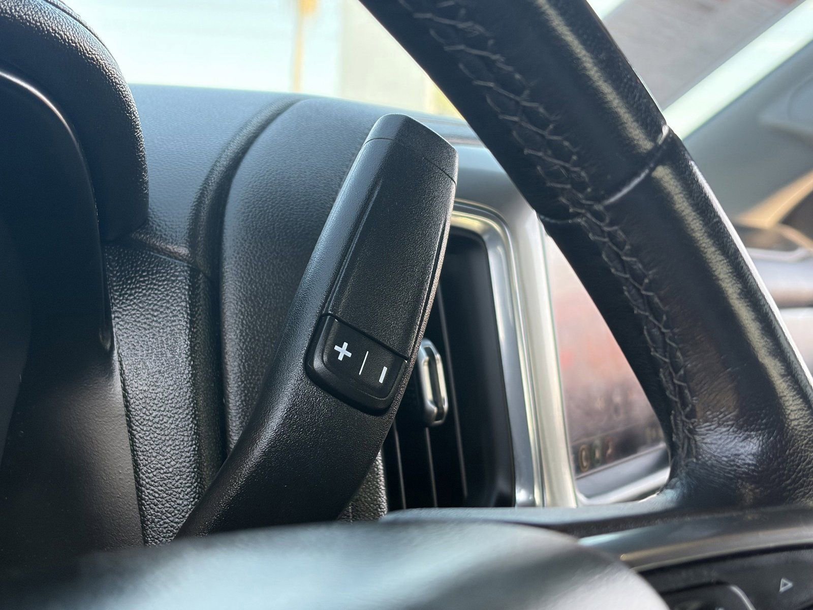 Used 2021 Chevrolet Silverado 1500 LTZ w/ Technology Package AWD/4WD image 32