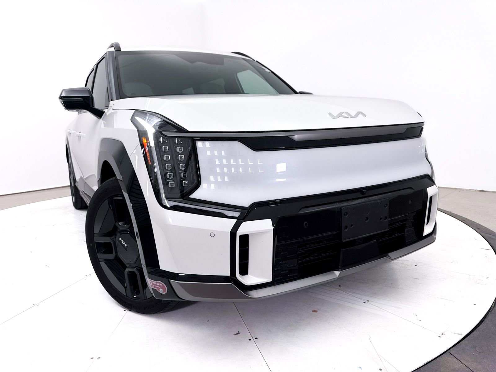 Used 2024 Kia EV9 GT-Line AWD/4WD image 11