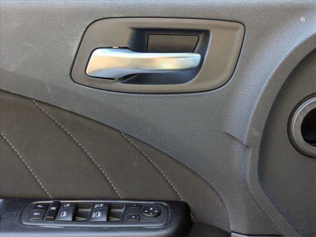 Used 2016 Dodge Charger SXT image 2