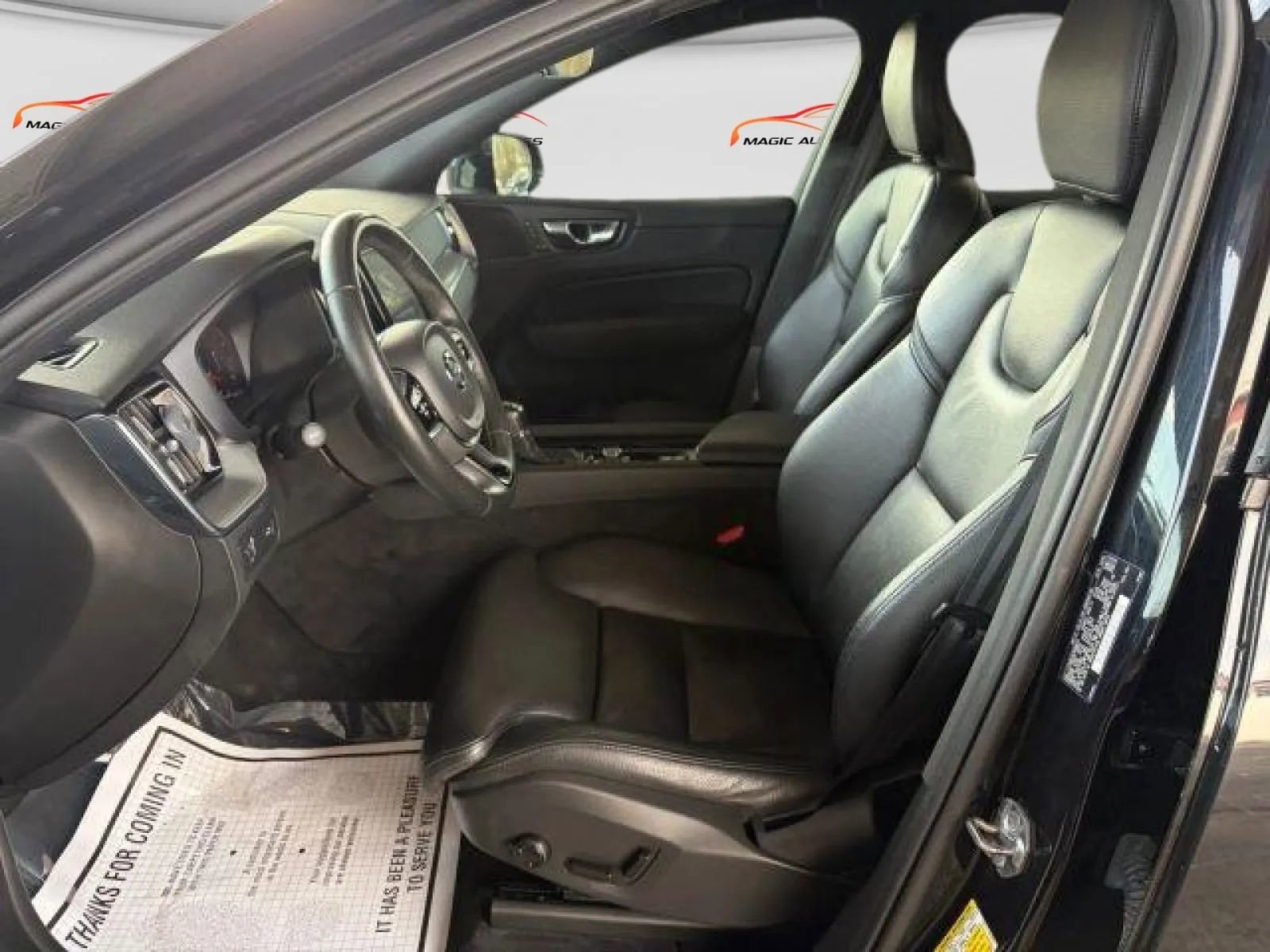 Used 2019 Volvo XC60 T5 Momentum w/ Multimedia Package AWD/4WD image 8