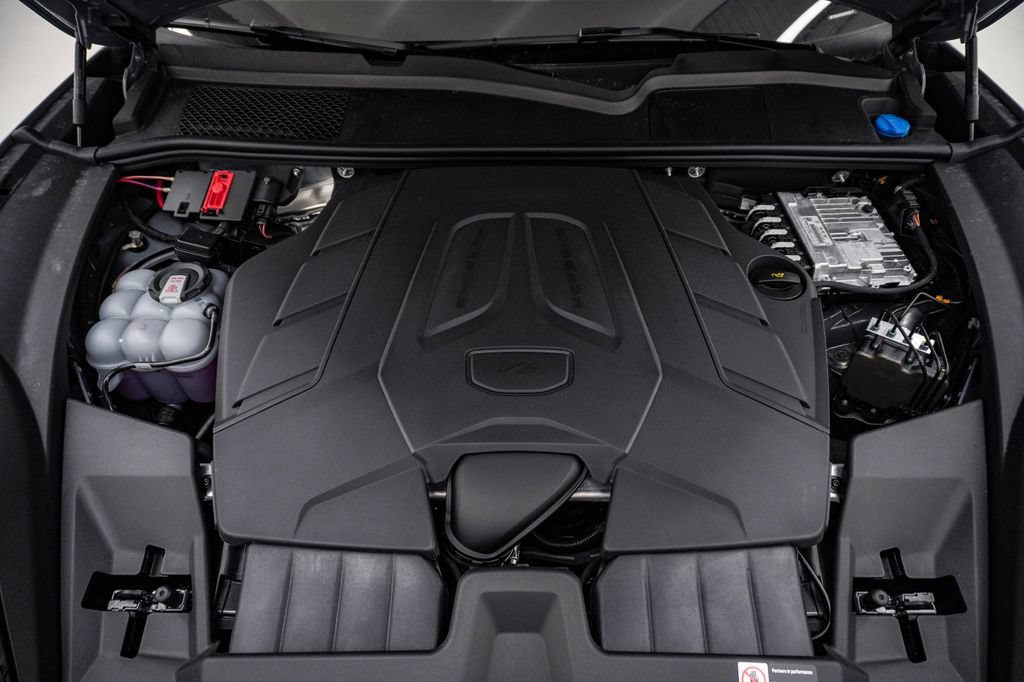 New 2026 Porsche Cayenne Coupe AWD/4WD image 29