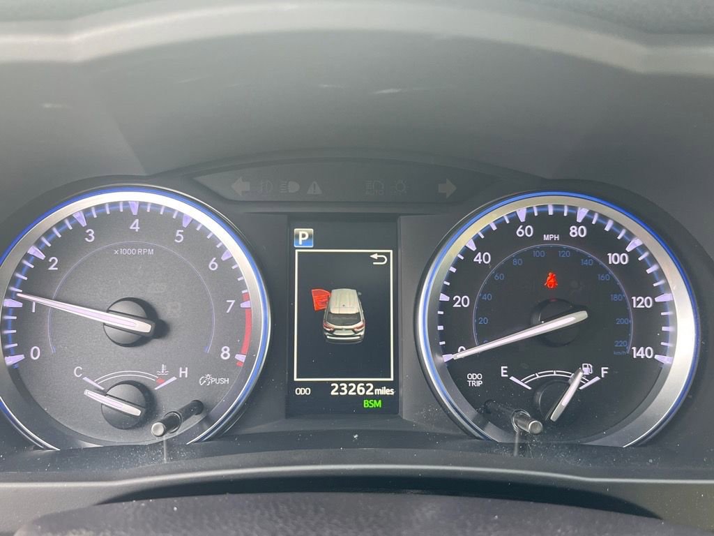 Used 2019 Toyota Highlander AWD V6 image 9