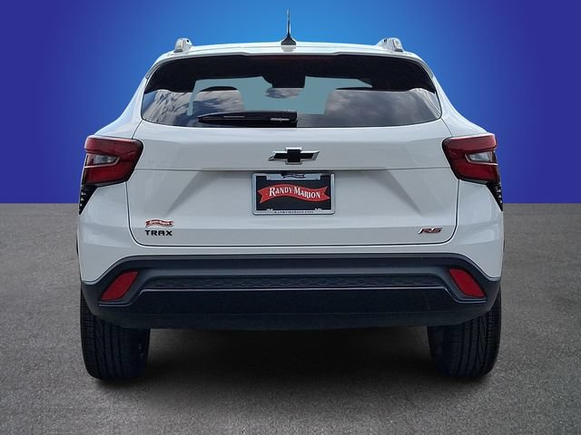 Used 2025 Chevrolet Trax RS w/ Sunroof Package FWD image 5