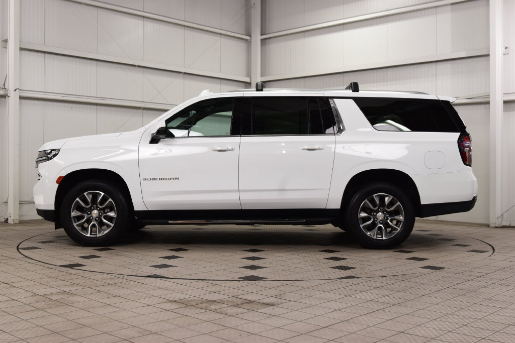 Used 2024 Chevrolet Suburban LT w/ LT Signature Package AWD/4WD image 4