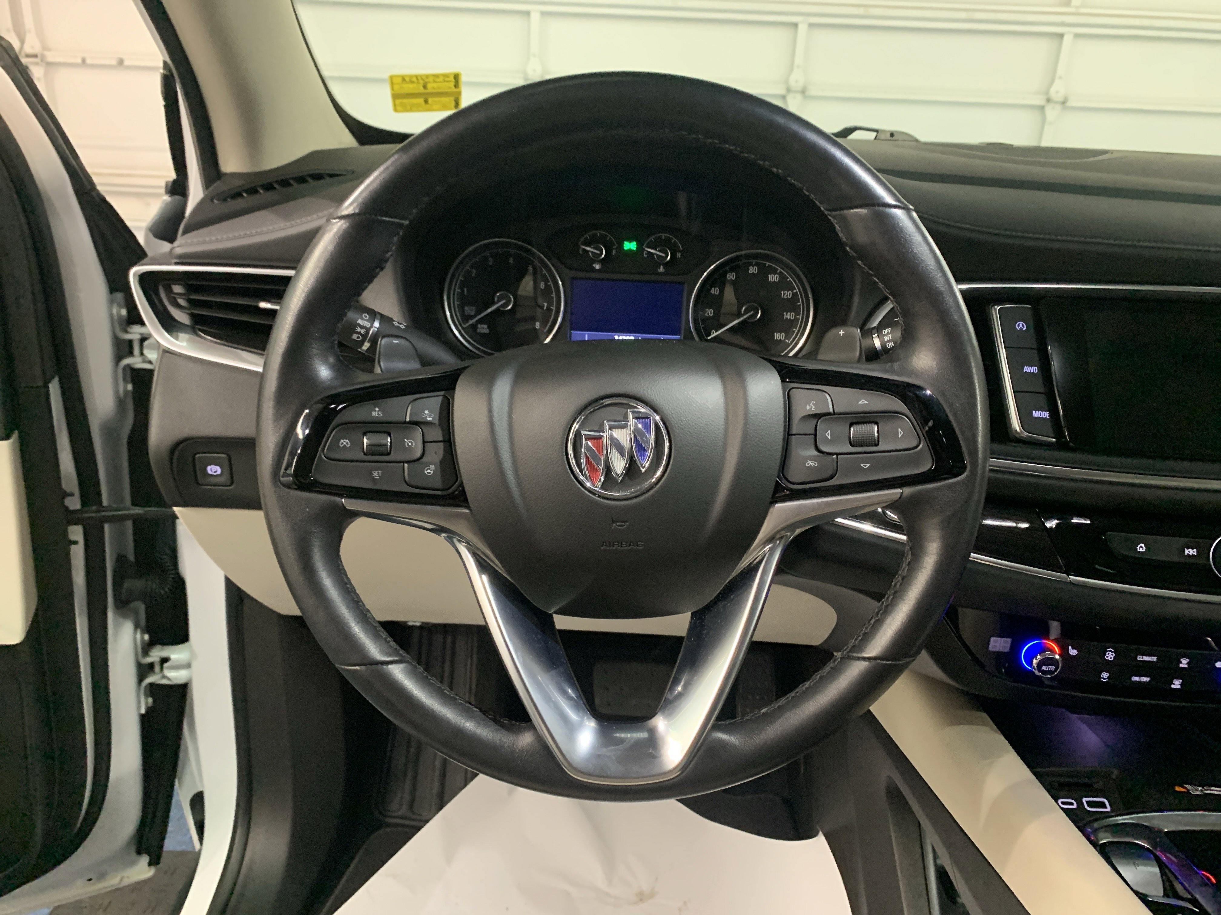 Used 2022 Buick Enclave Essence w/ Sport Touring Edition image 18