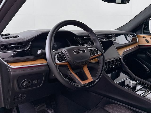 Used 2023 Jeep Grand Cherokee Summit image 9