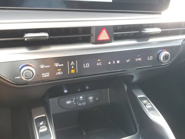Certified 2024 Kia Sorento S w/ Panoramic Sunroof Package FWD image 26