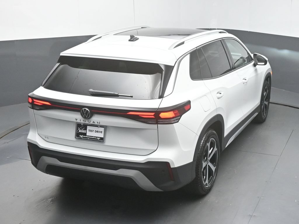 New 2026 Volkswagen Tiguan SE FWD image 48