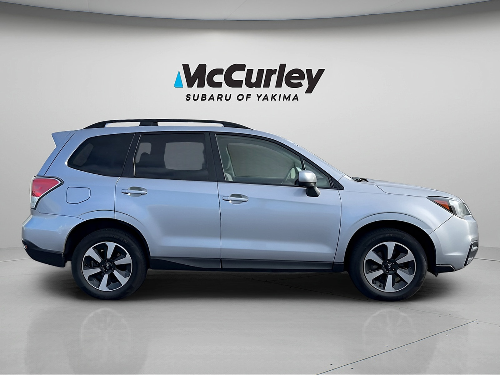 Used 2017 Subaru Forester 2.5i Premium w/ Popular Package #2A AWD/4WD image 7