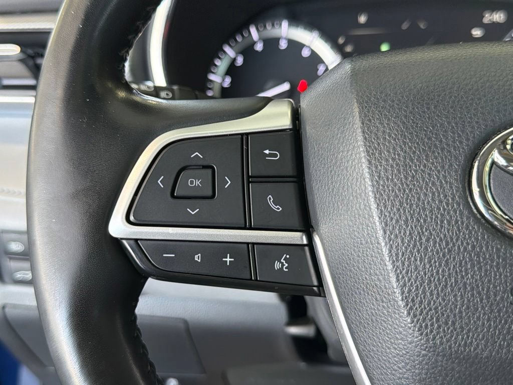 Used 2022 Toyota Highlander Platinum AWD/4WD image 25