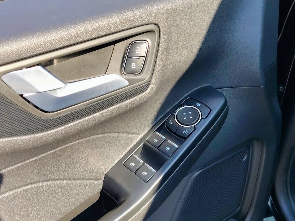 Used 2025 Ford Escape ST-Line Select AWD/4WD image 19