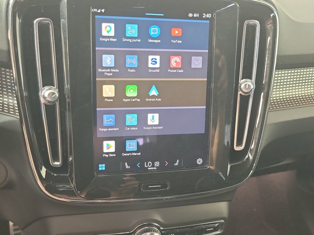 Used 2022 Volvo XC40 P8 Recharge Ultimate image 18