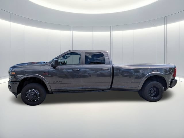 Used 2025 RAM 3500 Limited AWD/4WD image 3