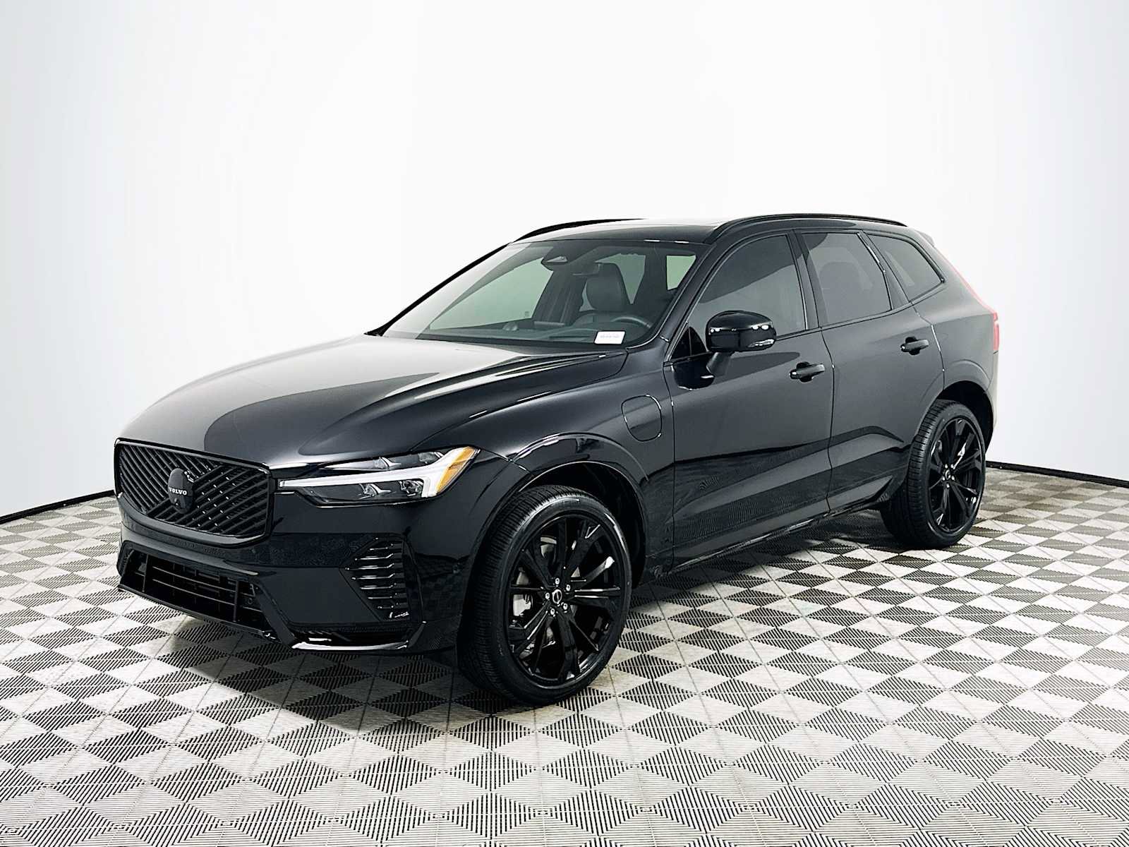 New 2026 Volvo XC60 T8 Ultra w/ Protection Package AWD/4WD image 3