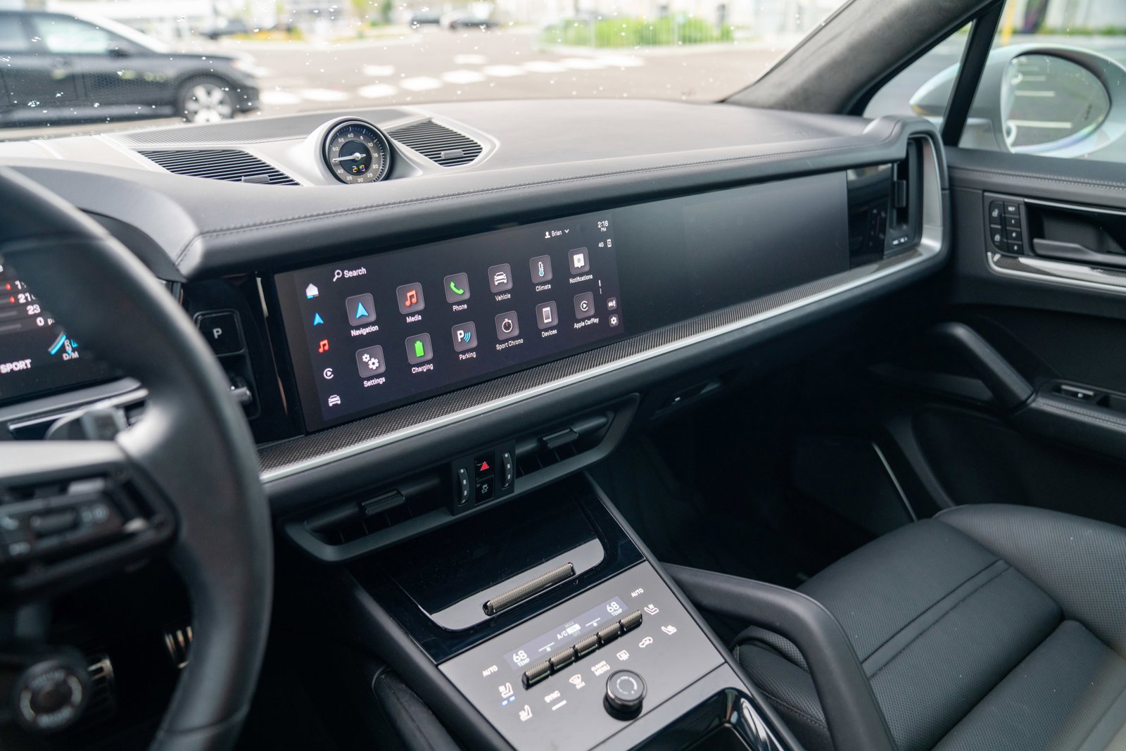 Certified 2025 Porsche Cayenne Turbo AWD/4WD image 16