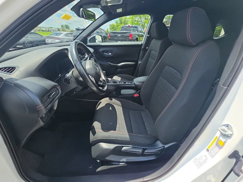 Used 2025 Honda HR-V Sport image 15