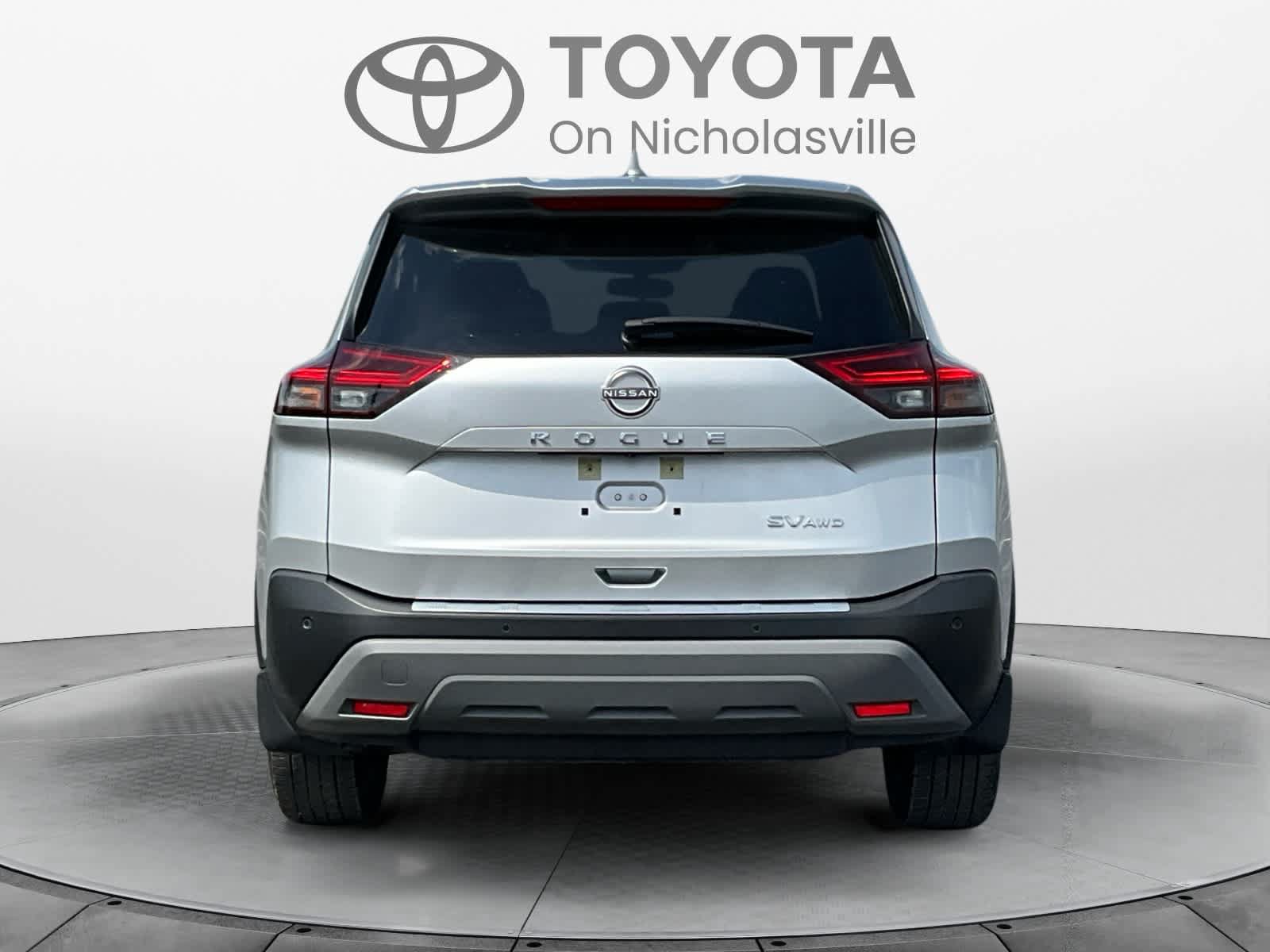 Used 2023 Nissan Rogue SV AWD/4WD image 4