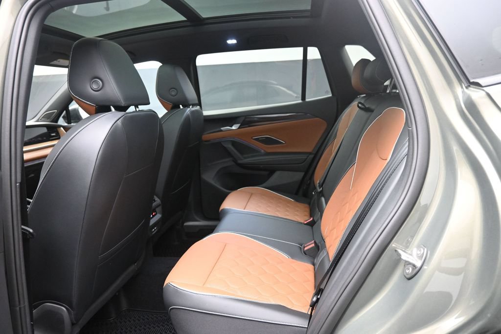New 2026 Volkswagen Tiguan SEL R-Line AWD/4WD image 21