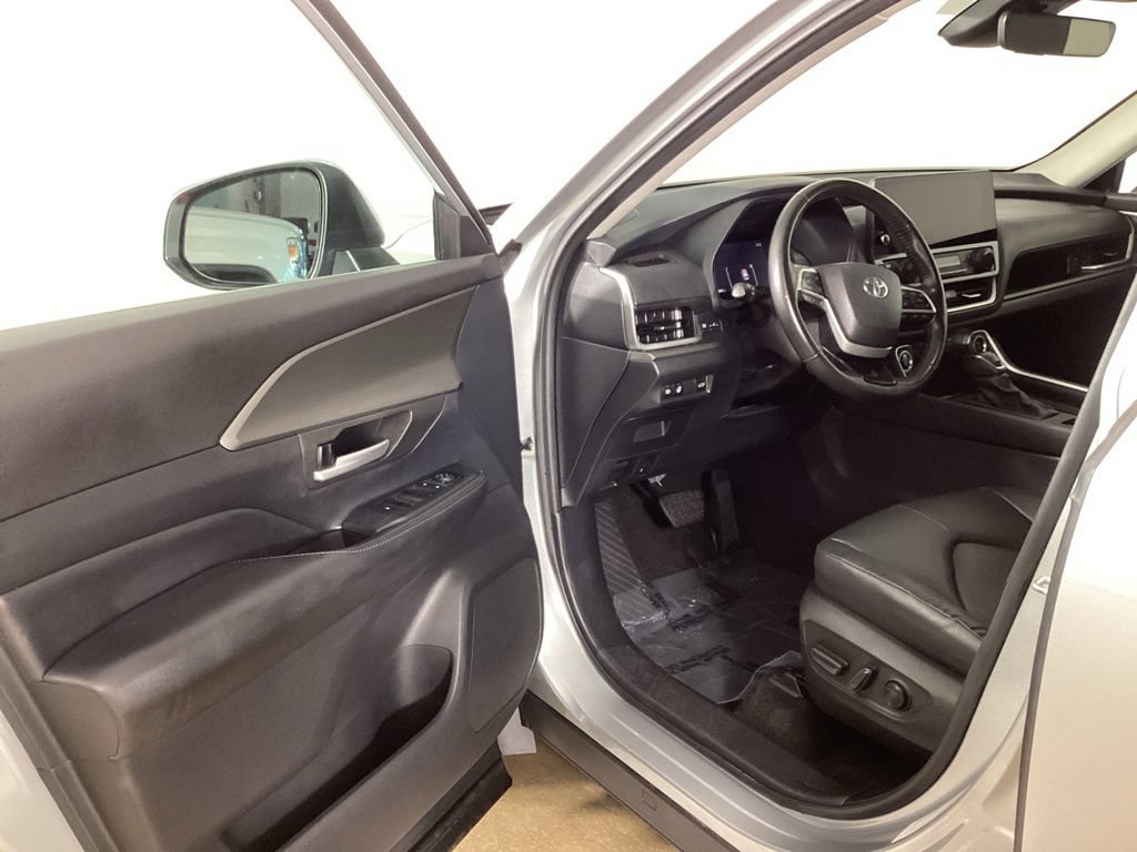 Used 2024 Toyota Grand Highlander AWD image 9