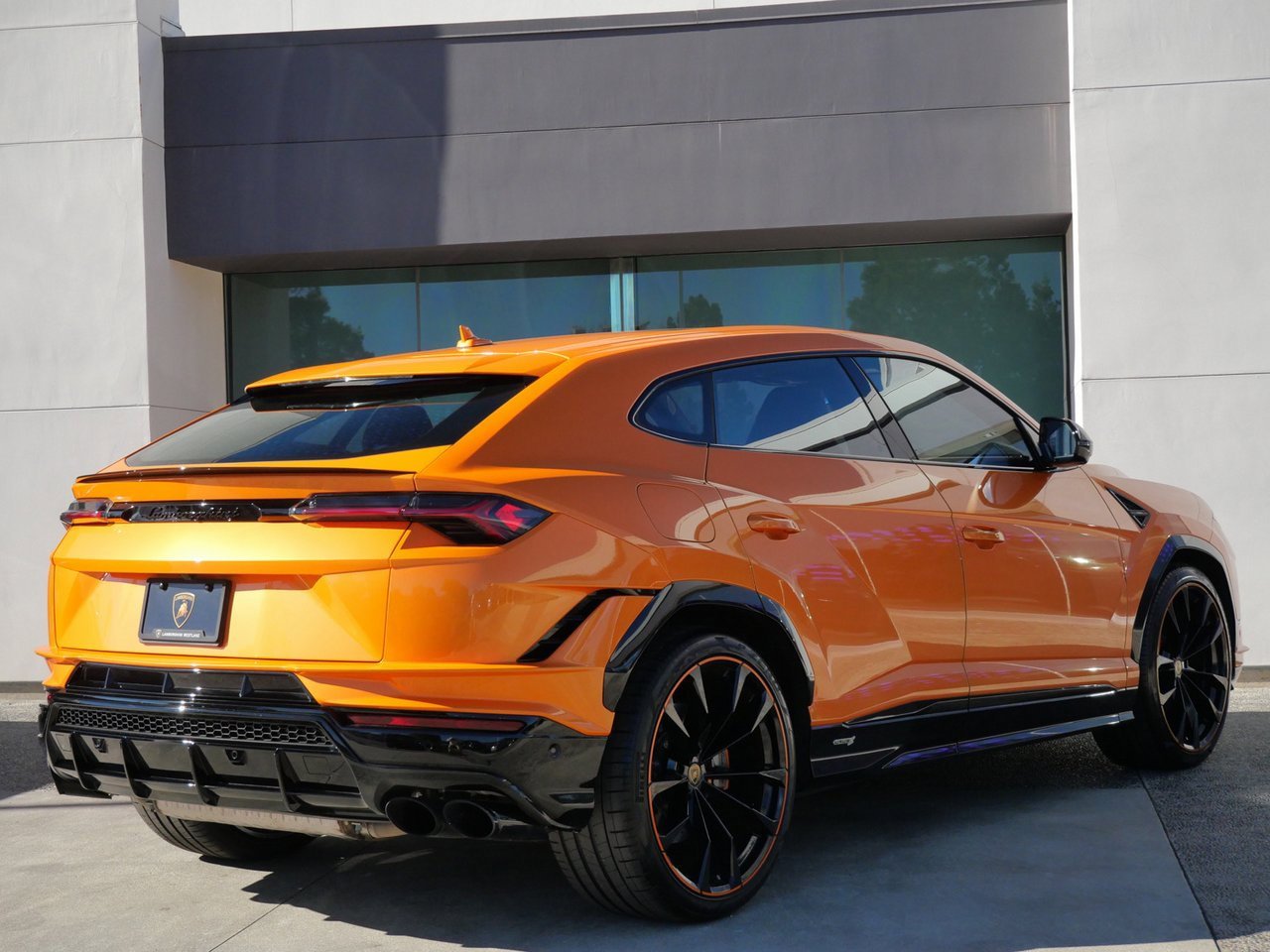 Used 2024 Lamborghini Urus S image 3