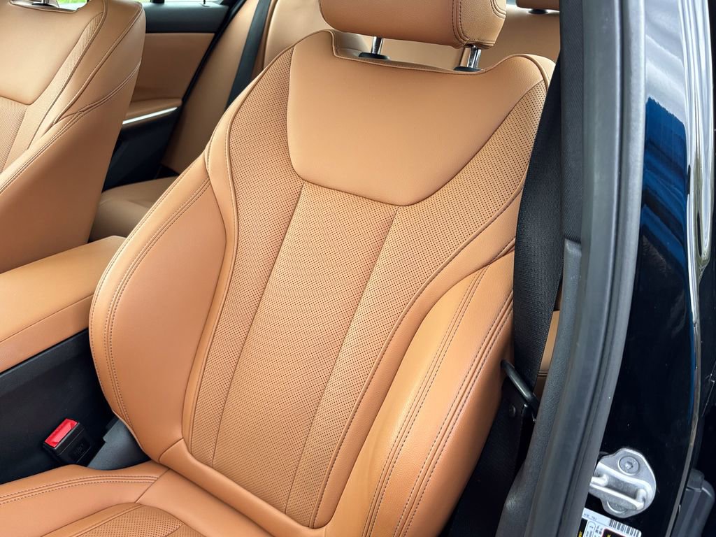 Certified 2022 BMW 330i xDrive Sedan w/ Driving Assistance Package AWD/4WD image 19